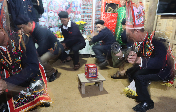 Clip: Người Dao quần chẹt múa Bắt ba ba trong Tết nhảy độc đáo